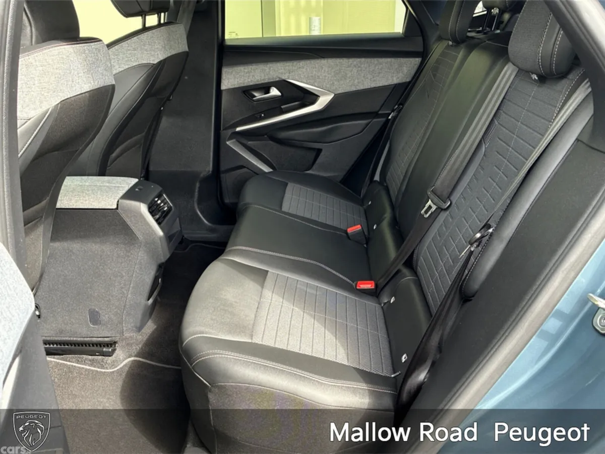 Peugeot 3008 SUV, Petrol Hybrid, 2024, Blue