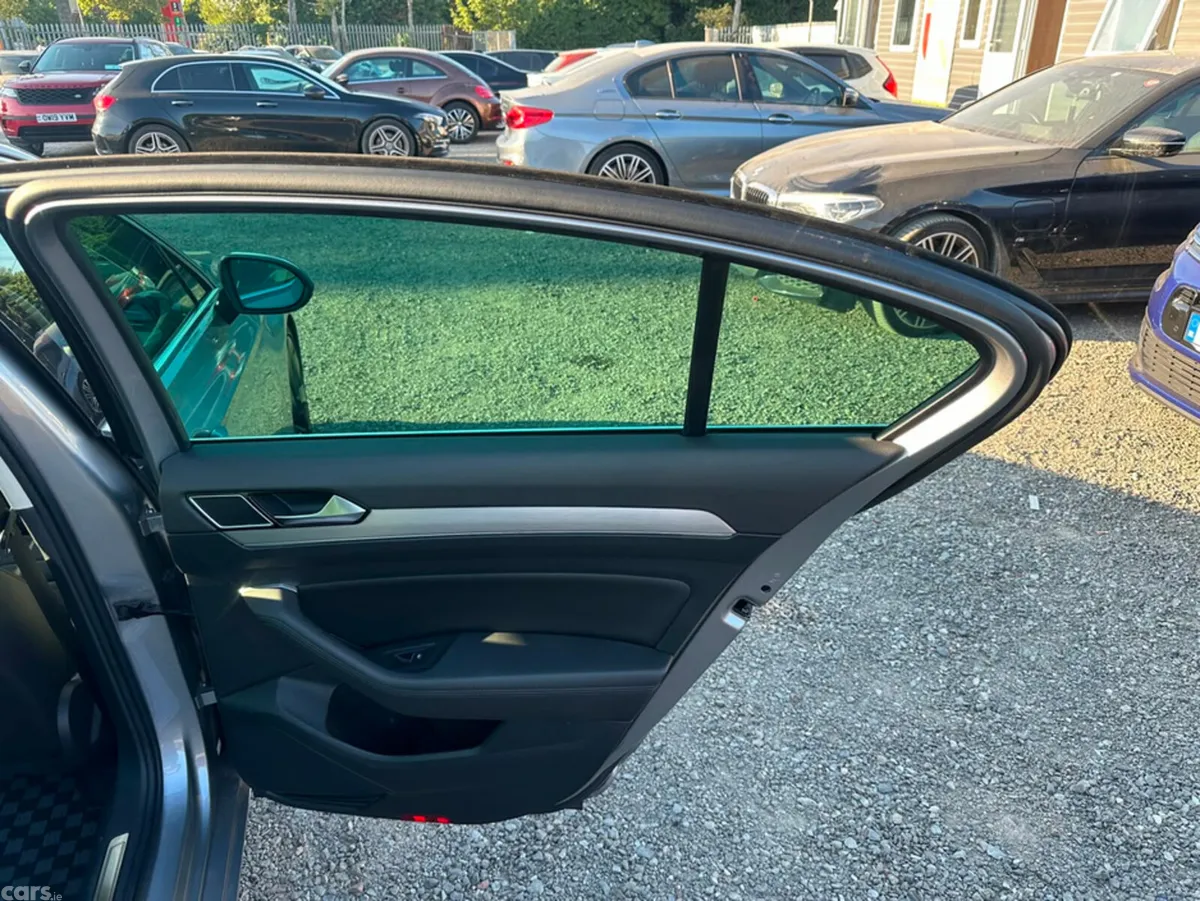 Volkswagen Passat Saloon, Diesel, 2018, Silver