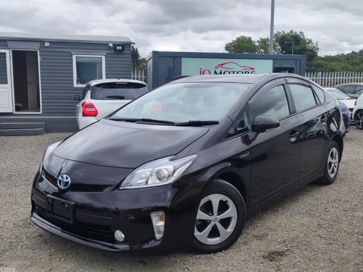 Toyota Prius Hatchback, Petrol Hybrid, 2015, Purple