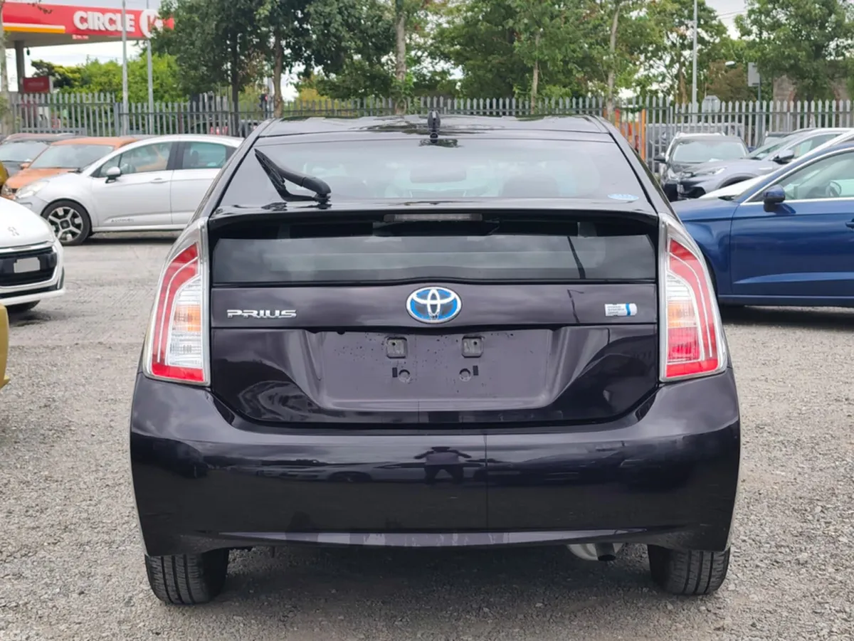 Toyota Prius Hatchback, Petrol Hybrid, 2015, Purple
