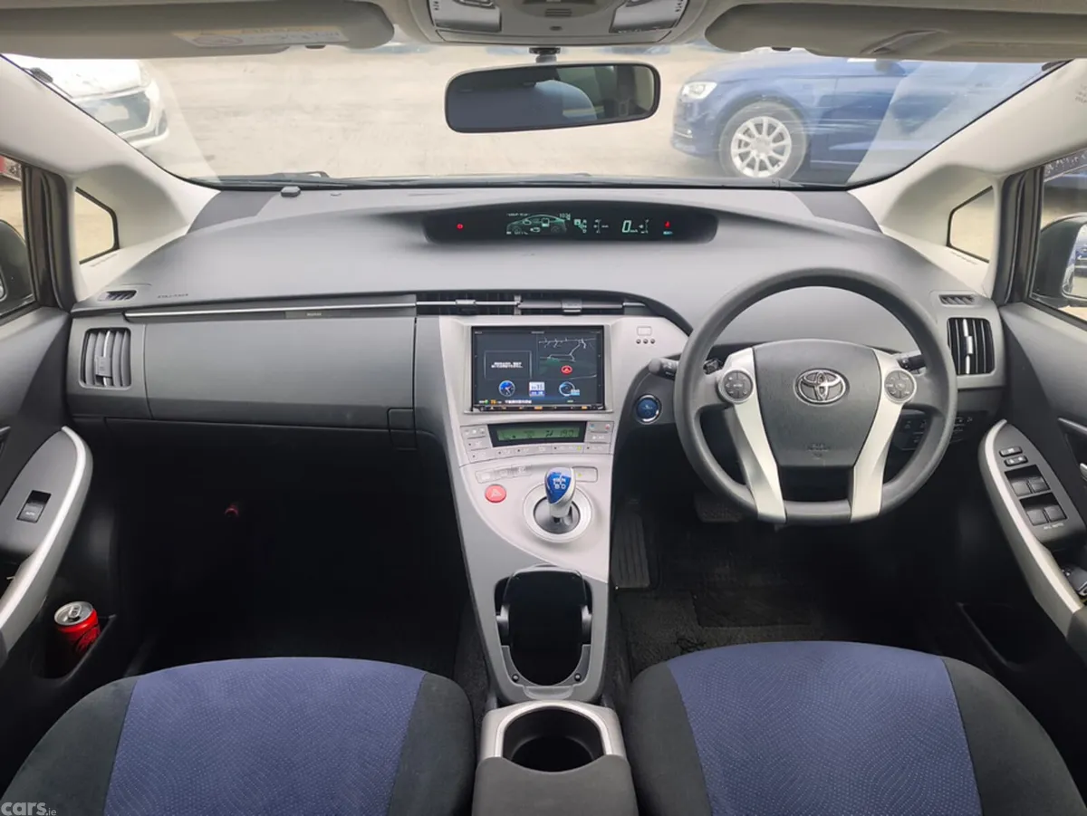 Toyota Prius Hatchback, Petrol Hybrid, 2015, Purple