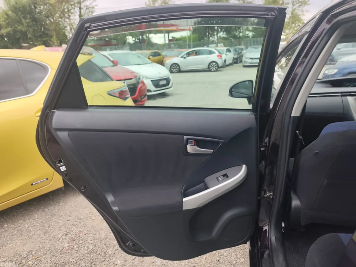 Toyota Prius Hatchback, Petrol Hybrid, 2015, Purple