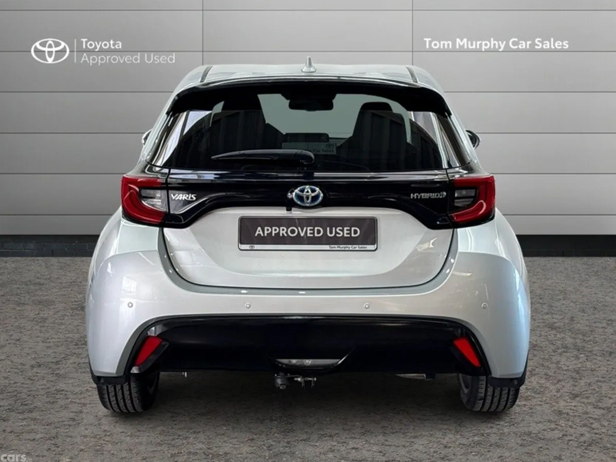Toyota Yaris Hatchback, Petrol Hybrid, 2022, Silver
