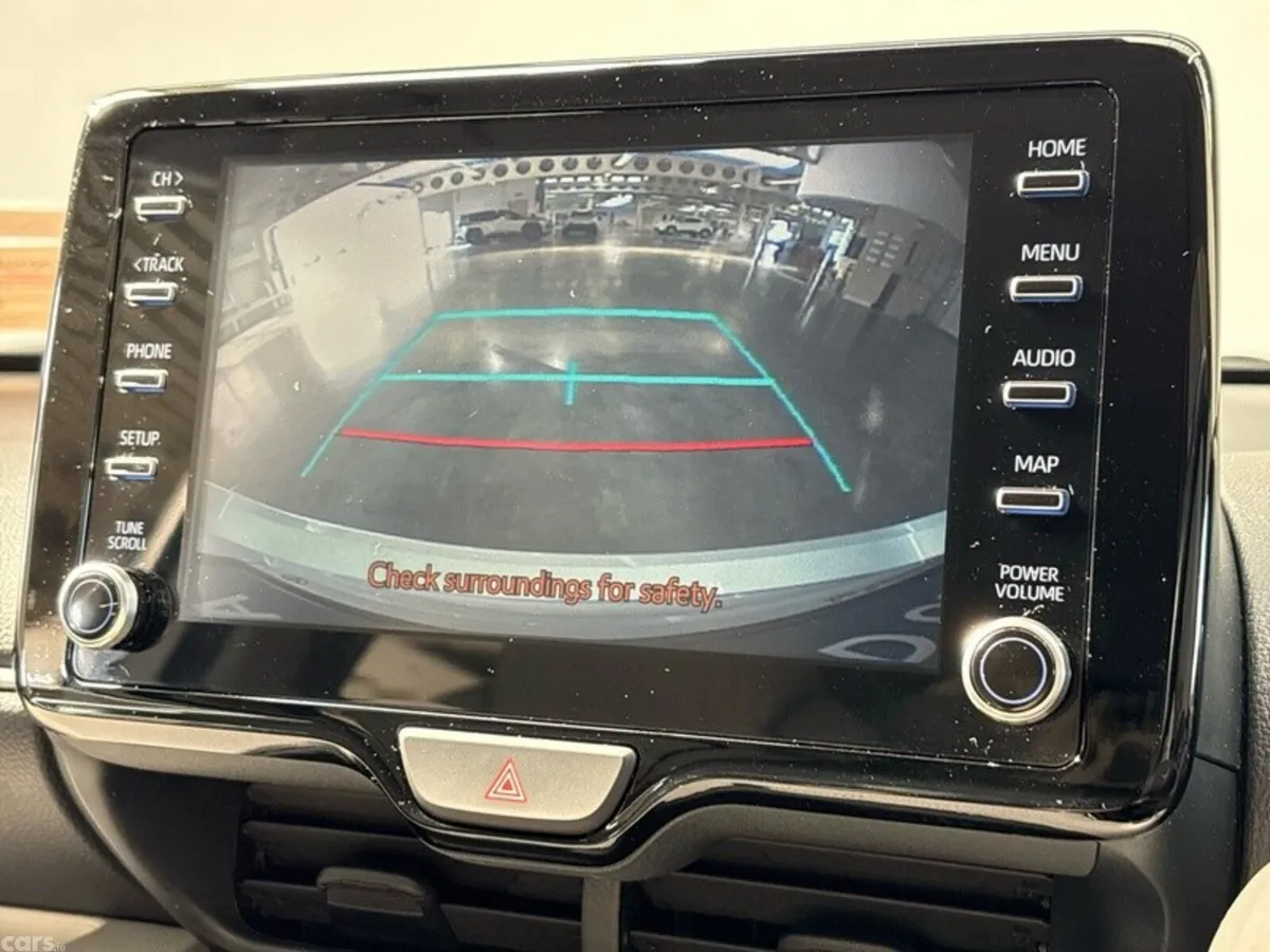 Toyota Yaris Hatchback, Petrol Hybrid, 2022, Silver