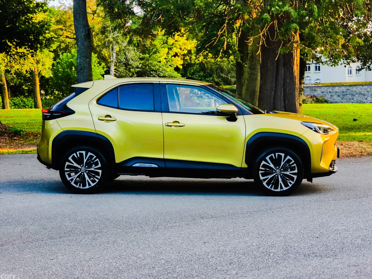 Toyota Yaris Cross Estate, Petrol Hybrid, 2021, Gold