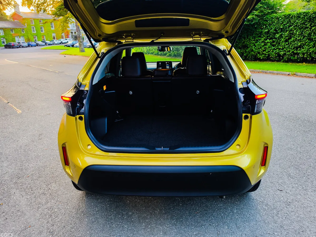 Toyota Yaris Cross Estate, Petrol Hybrid, 2021, Gold
