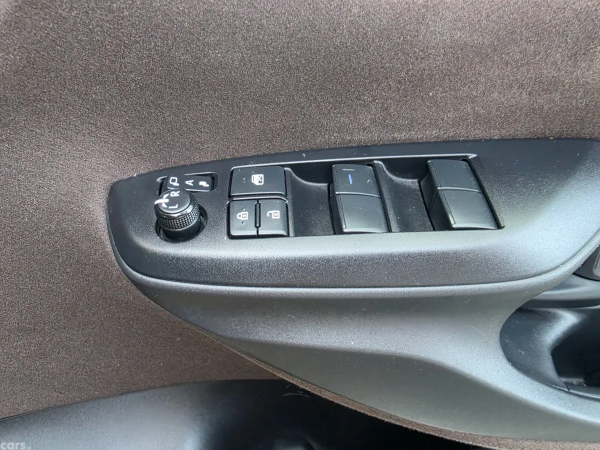 Toyota Yaris Cross Estate, Petrol Hybrid, 2021, Gold