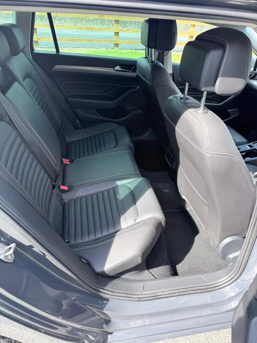 Volkswagen Passat Estate, Petrol Plug-in Hybrid, 2020, Grey