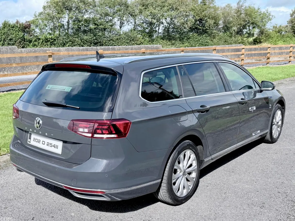 Volkswagen Passat Estate, Petrol Plug-in Hybrid, 2020, Grey