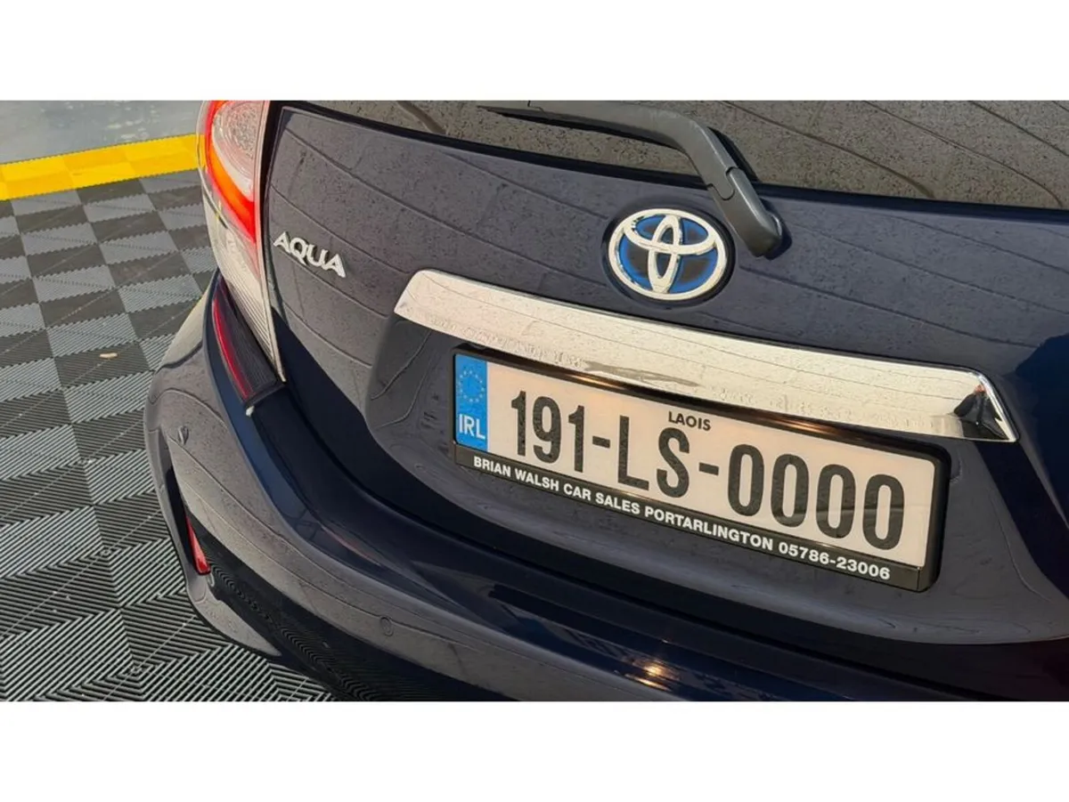 Toyota Aqua Hatchback, Petrol Hybrid, 2019, Blue