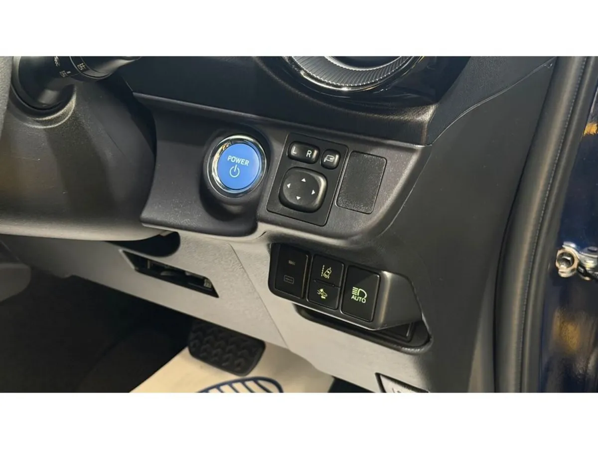 Toyota Aqua Hatchback, Petrol Hybrid, 2019, Blue