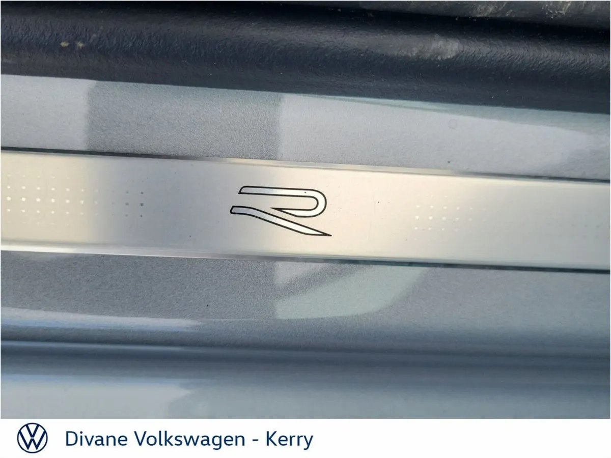 Volkswagen Passat Estate, Diesel, 2027, Silver