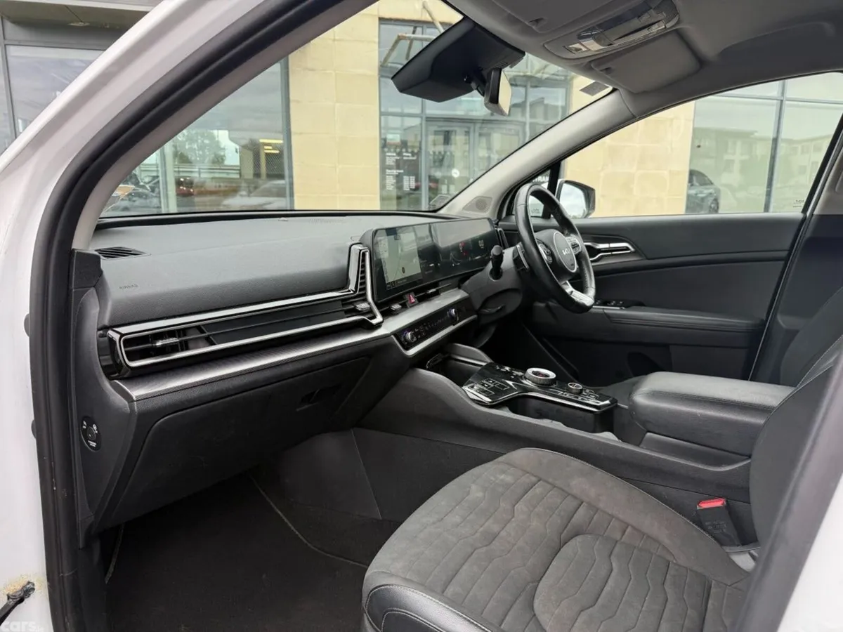 Kia Sportage SUV, Petrol Plug-in Hybrid, 2022, White