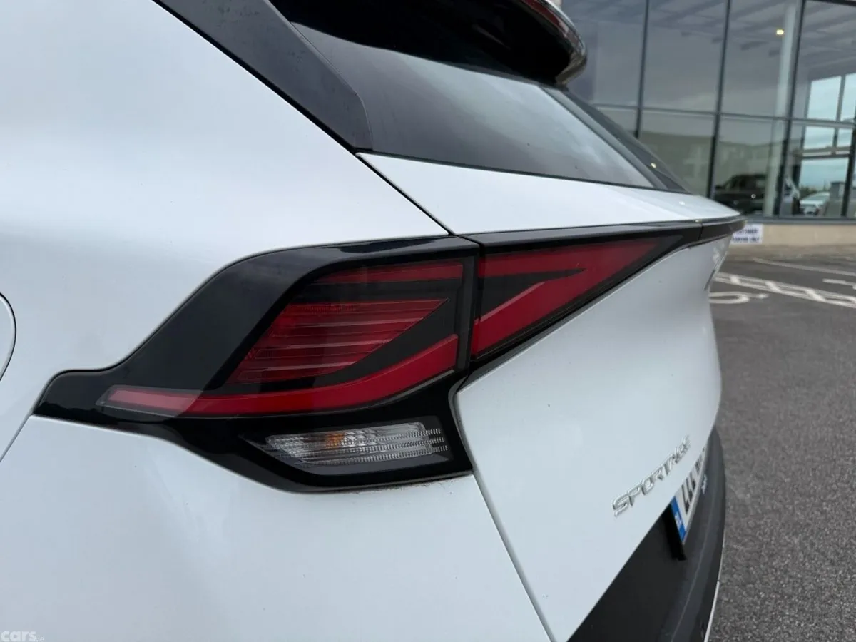 Kia Sportage SUV, Petrol Plug-in Hybrid, 2022, White
