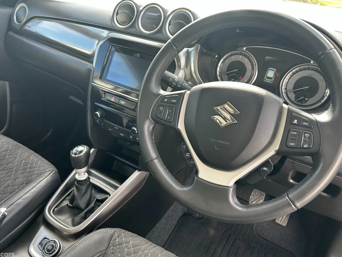 Suzuki Vitara SUV, Petrol, 2023, Grey