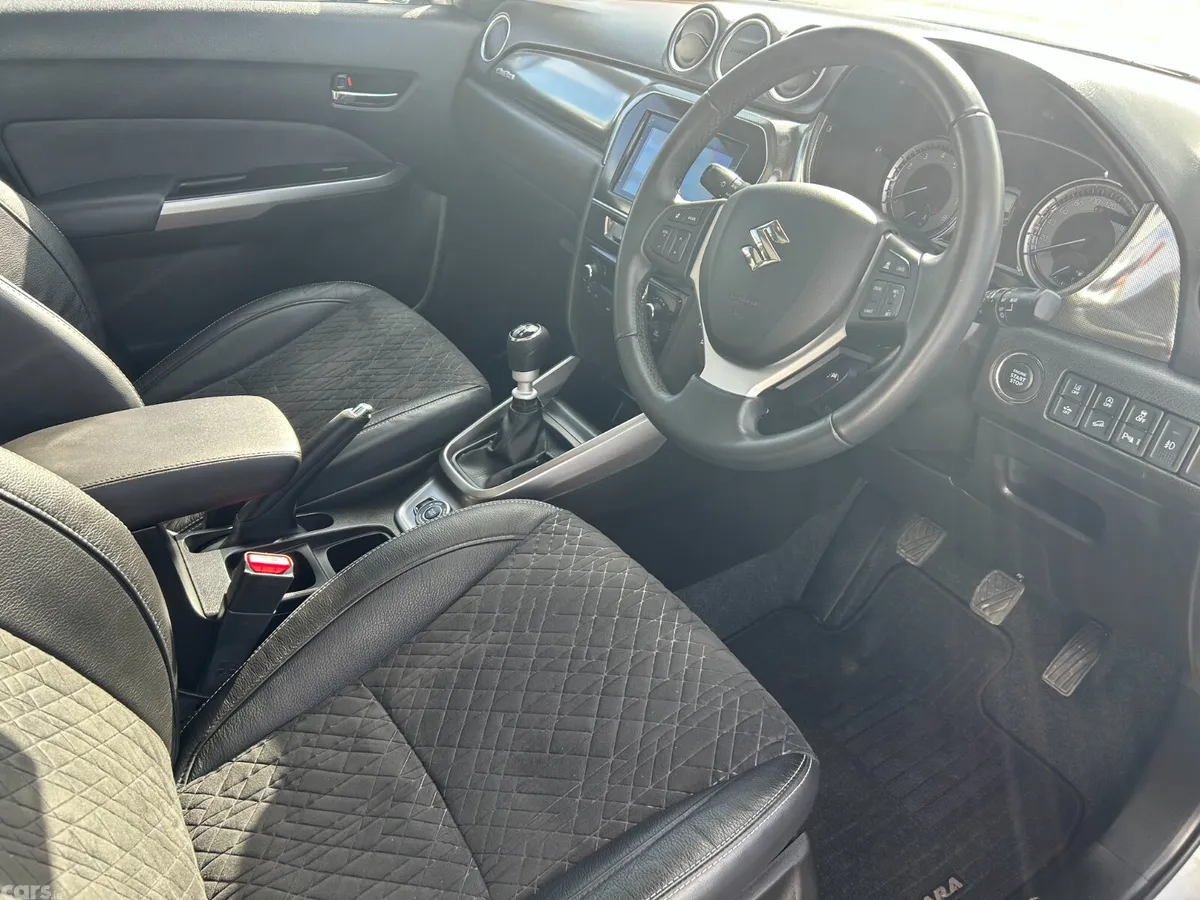 Suzuki Vitara SUV, Petrol, 2023, Grey