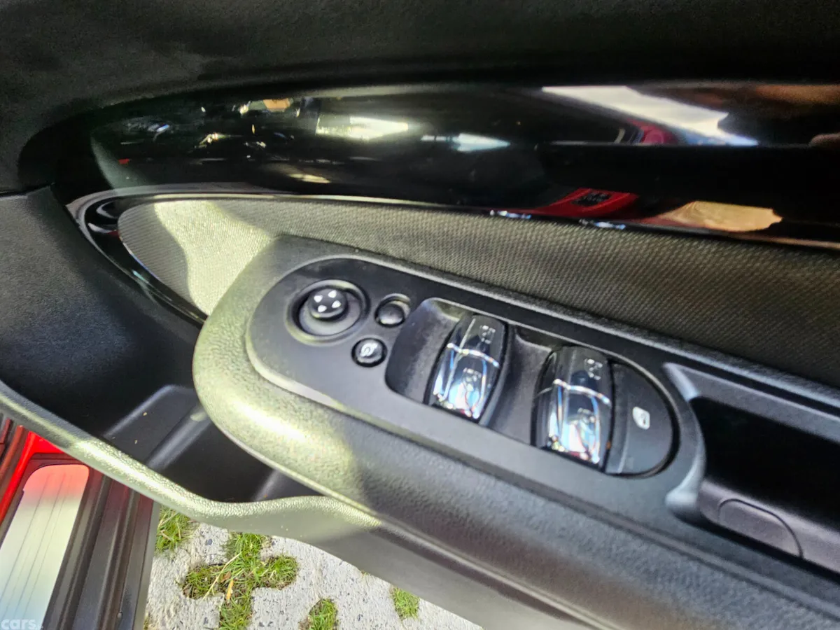 Mini Clubman Hatchback, Diesel, 2019, Red