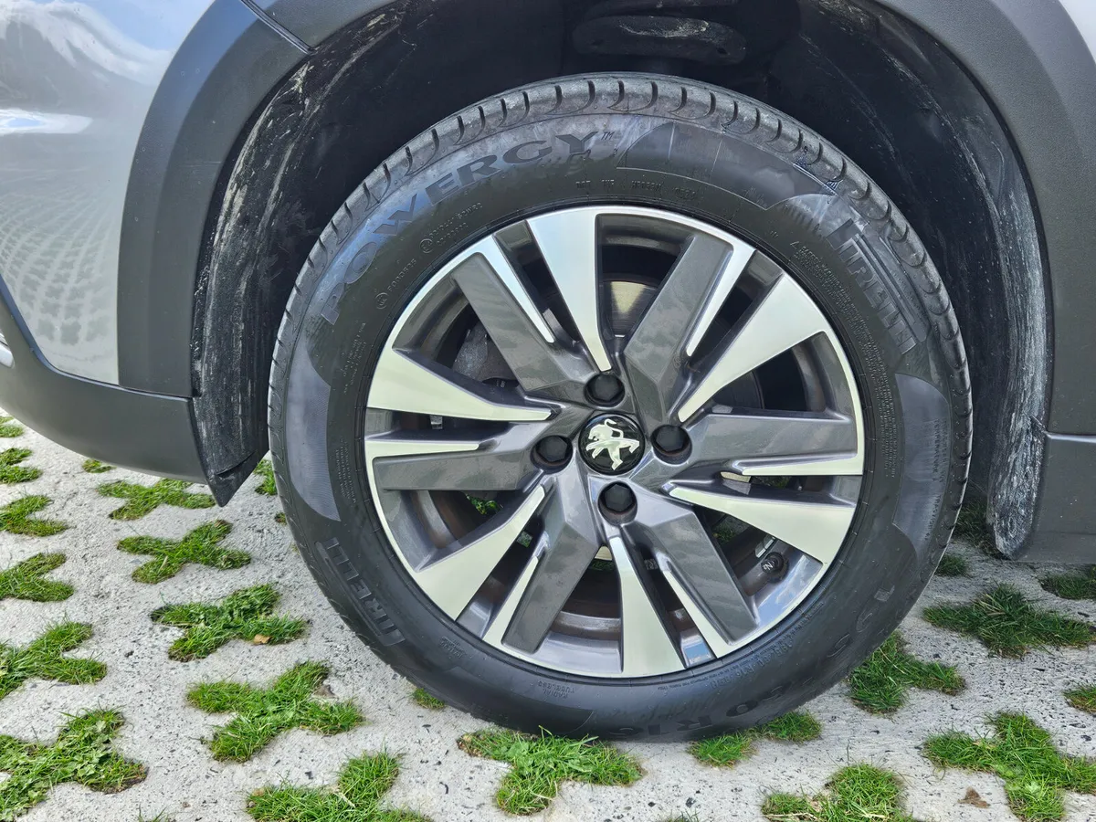 Peugeot 2008 MPV, Petrol, 2019, Grey