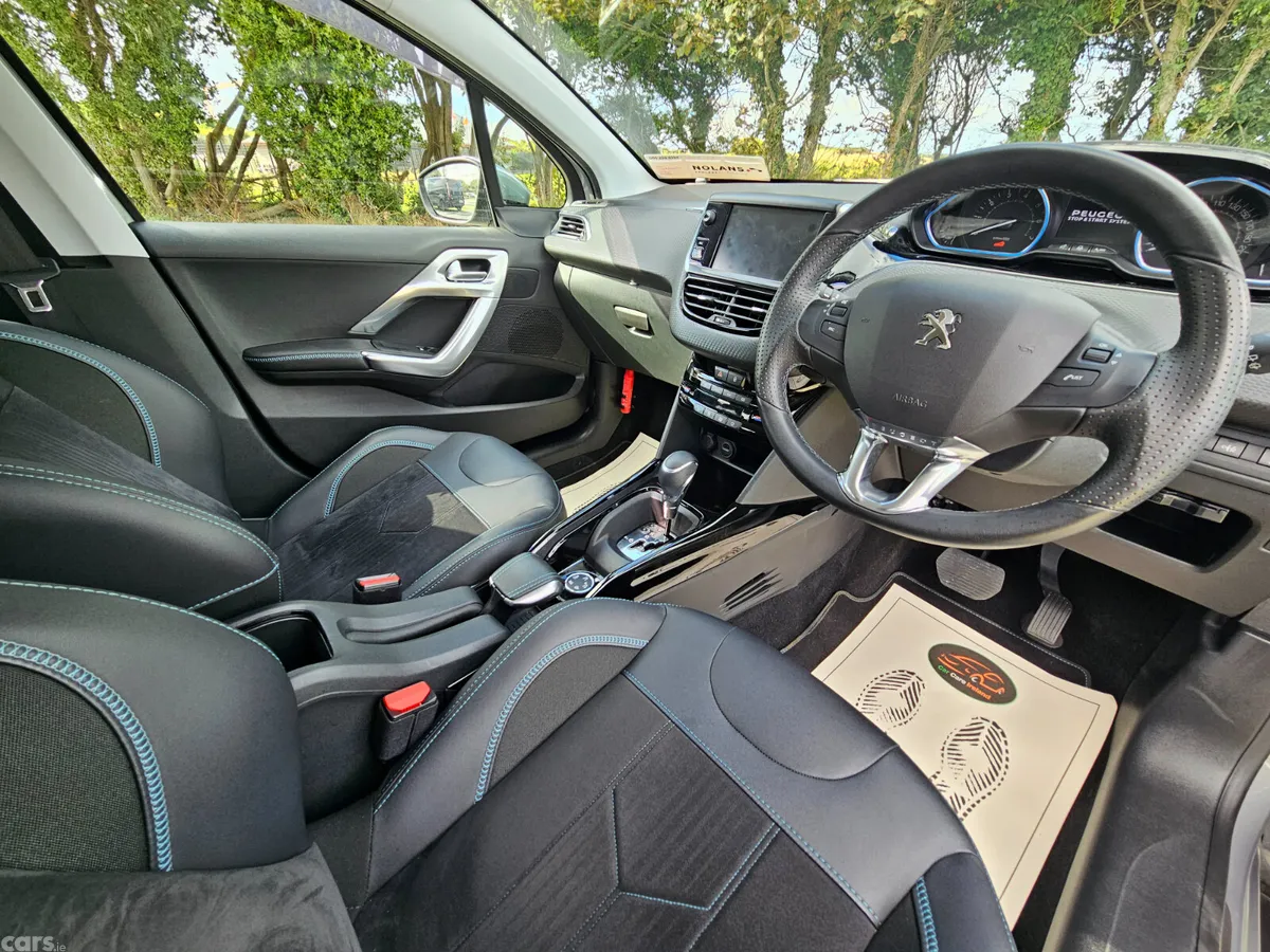 Peugeot 2008 MPV, Petrol, 2019, Grey