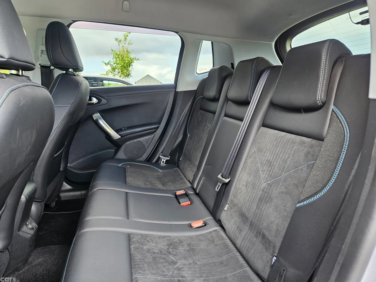 Peugeot 2008 MPV, Petrol, 2019, Grey