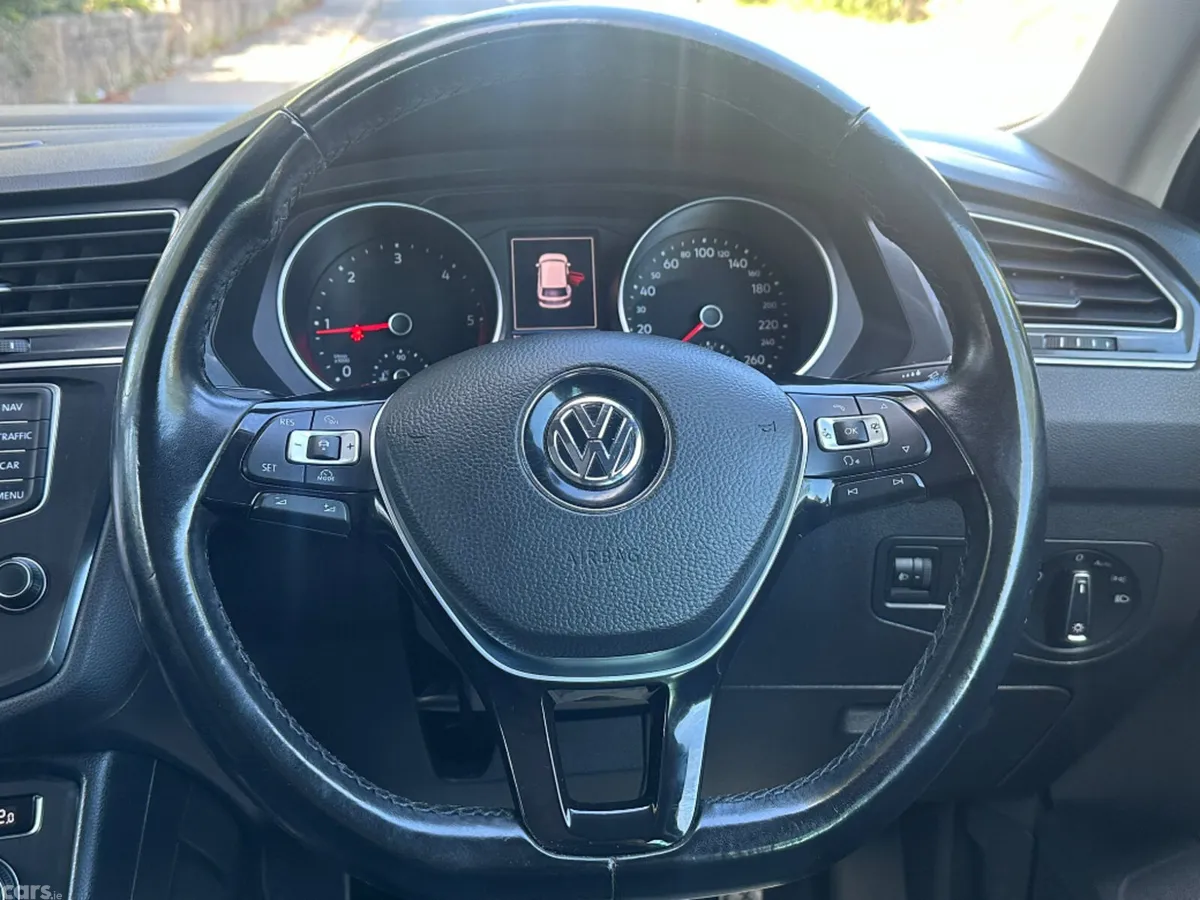 Volkswagen Tiguan Hatchback, Diesel, 2017, Blue