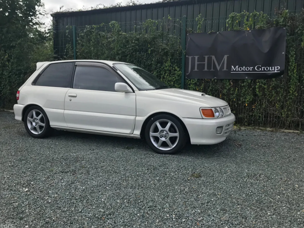 Toyota Starlet Hatchback, Petrol, 1995, White