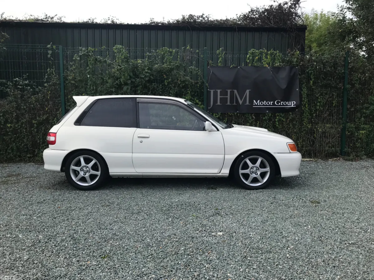 Toyota Starlet Hatchback, Petrol, 1995, White