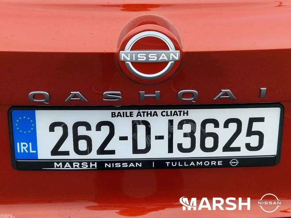 Nissan Qashqai MPV, Petrol Hybrid, 2026, Red