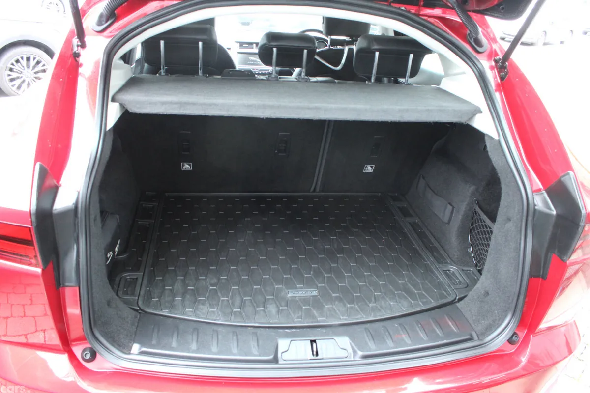Jaguar E-Pace Estate/Jeep, Diesel, 2018, Red
