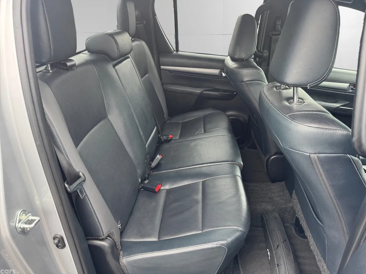 Toyota Hilux Pick Up, Diesel, 2025, Silver