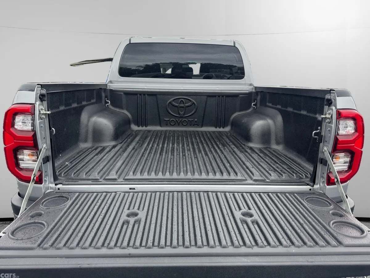 Toyota Hilux Pick Up, Diesel, 2025, Silver