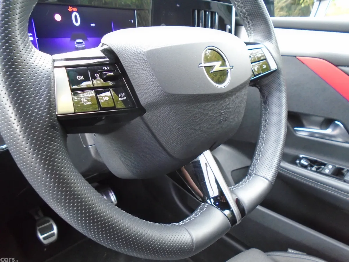 Opel Astra Hatchback, Diesel, 2022, Yellow