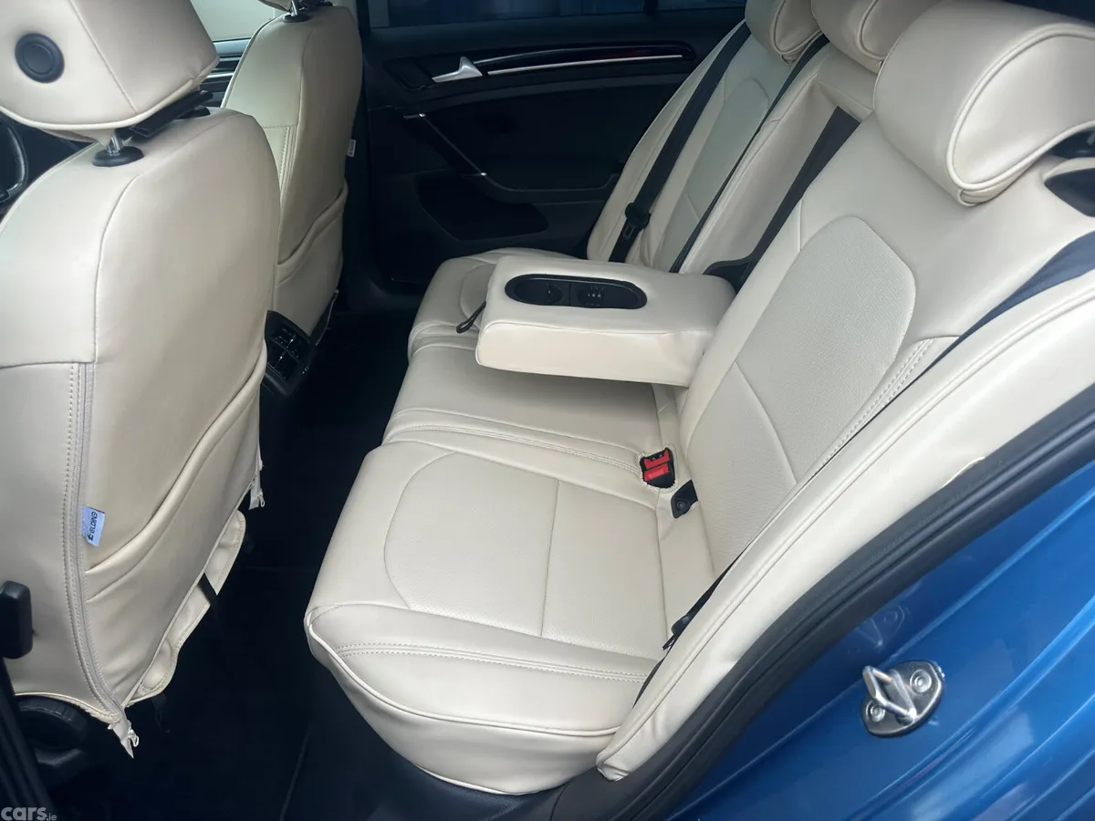 Volkswagen Golf Hatchback, Petrol, 2015, Blue