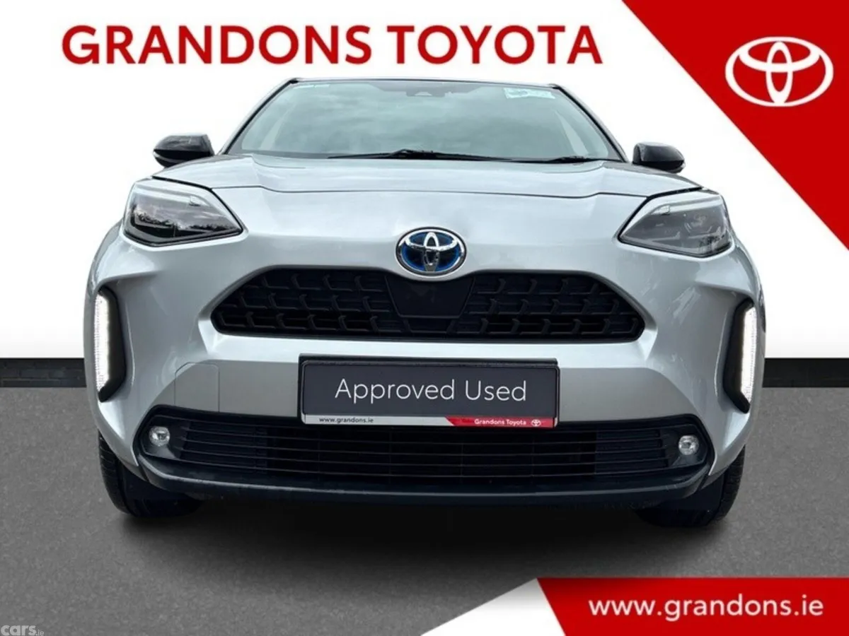 Toyota Yaris Cross Hatchback, Petrol Hybrid, 2023, Silver