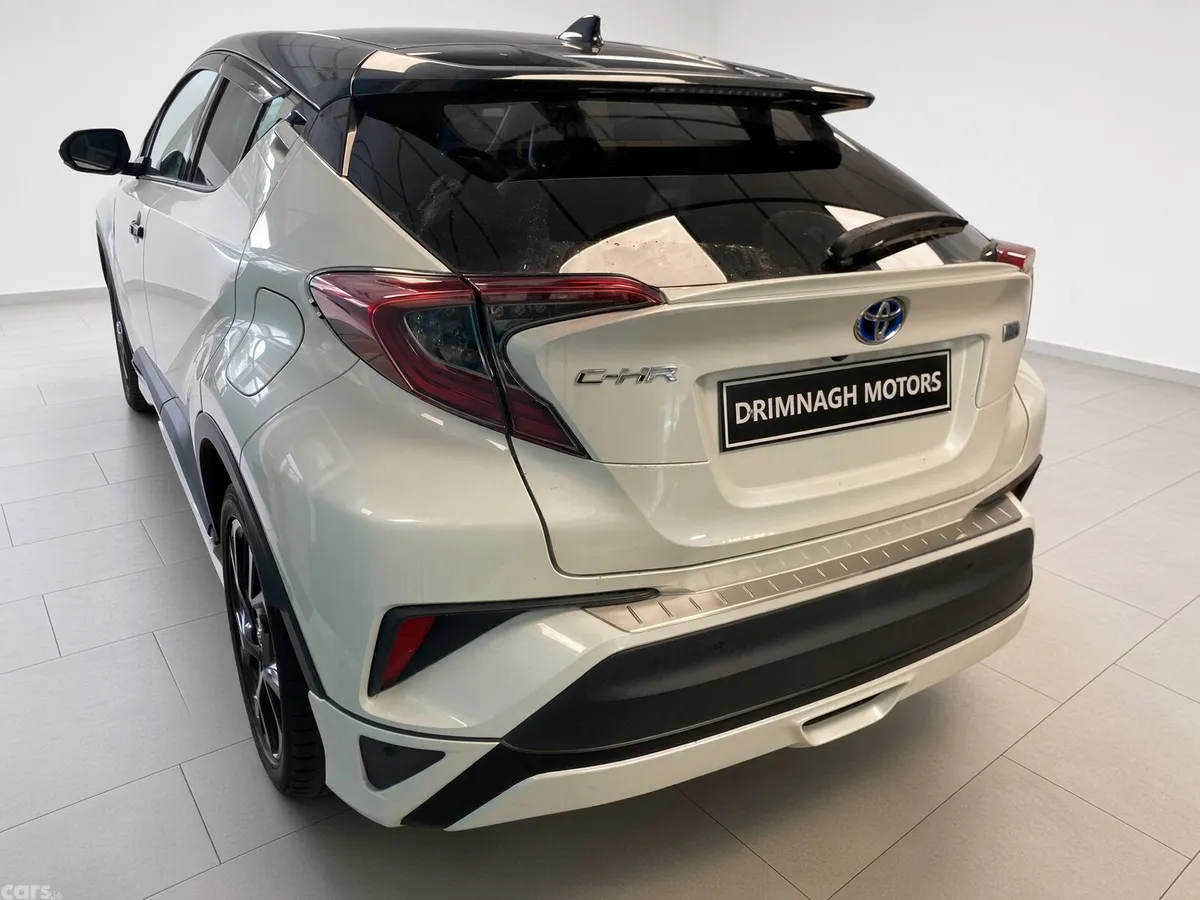 Toyota C-HR SUV, Petrol Hybrid, 2020, White