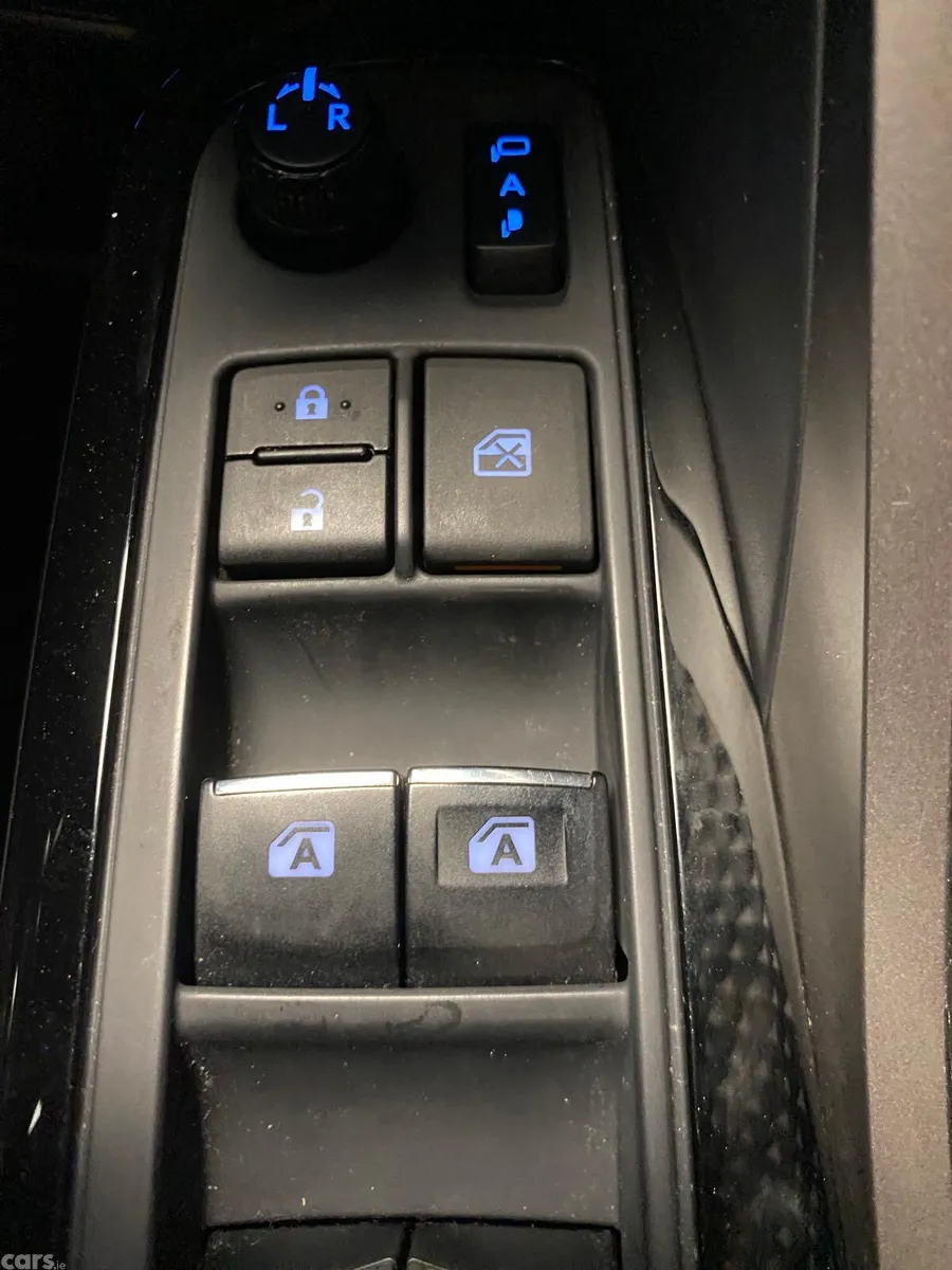 Toyota C-HR SUV, Petrol Hybrid, 2020, White