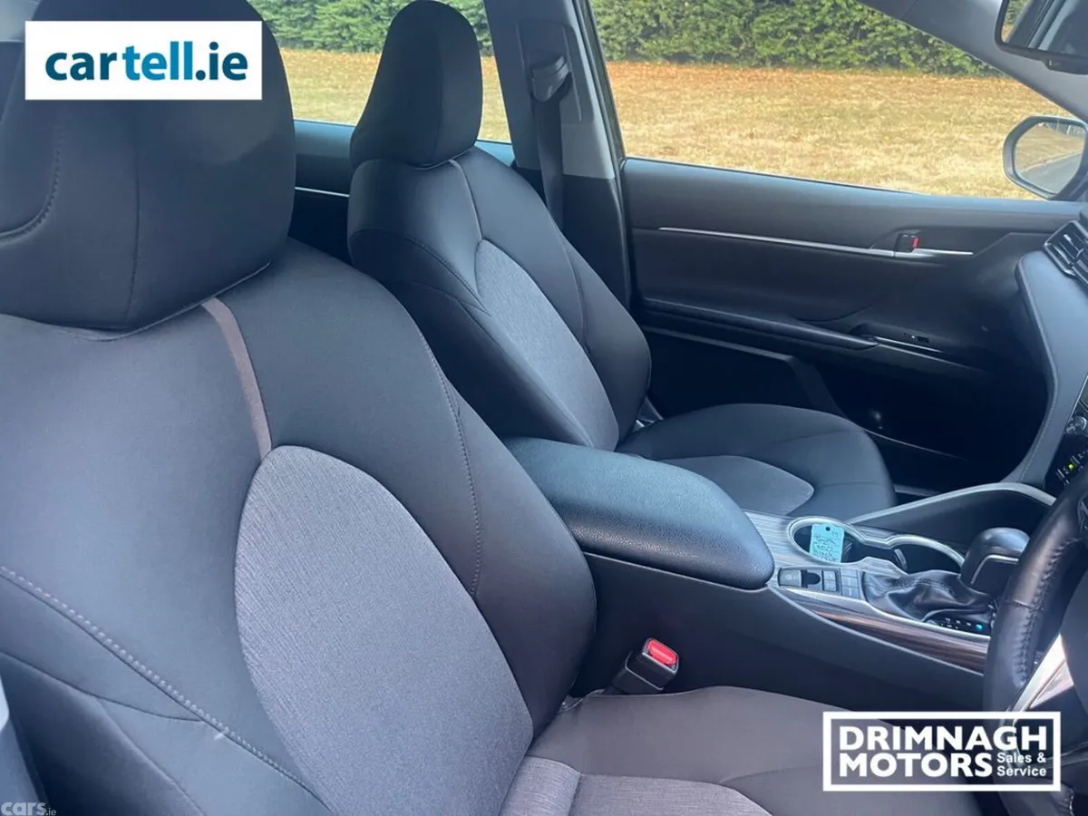 Toyota Camry Saloon, Petrol Hybrid, 2019, Black