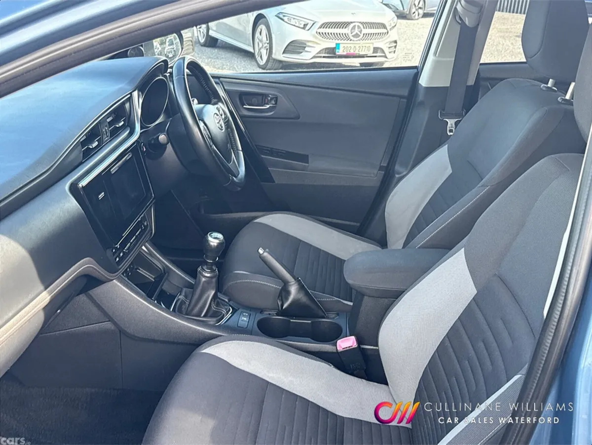 Toyota Auris Hatchback, Diesel, 2016, Blue
