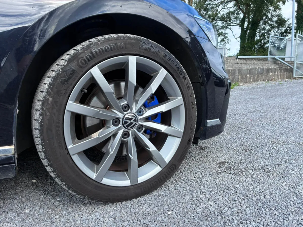 Volkswagen Passat Saloon, Petrol Plug-in Hybrid, 2021, Black