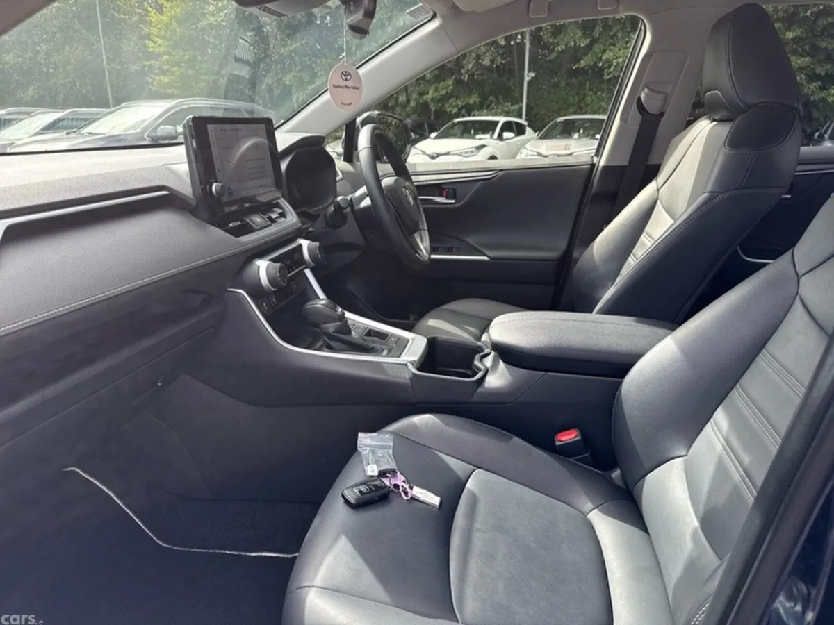 Toyota RAV4 SUV, Petrol Hybrid, 2023, Blue