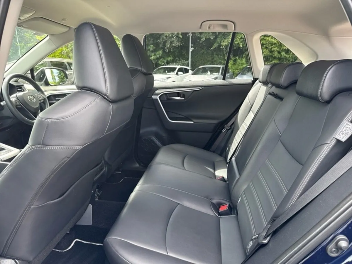 Toyota RAV4 SUV, Petrol Hybrid, 2023, Blue
