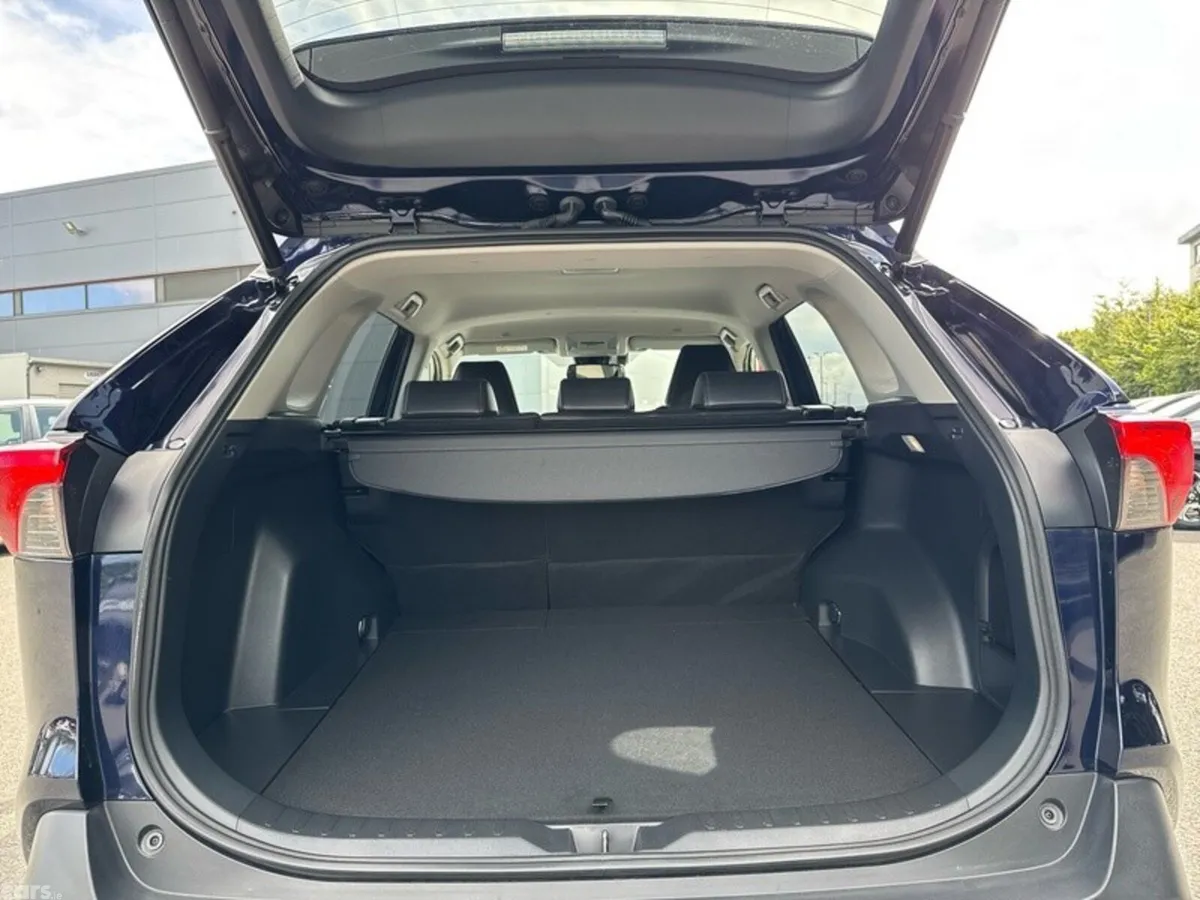Toyota RAV4 SUV, Petrol Hybrid, 2023, Blue