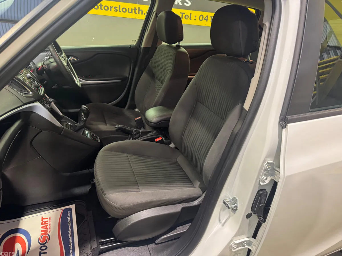 Vauxhall Zafira MPV, Diesel, 2015, White