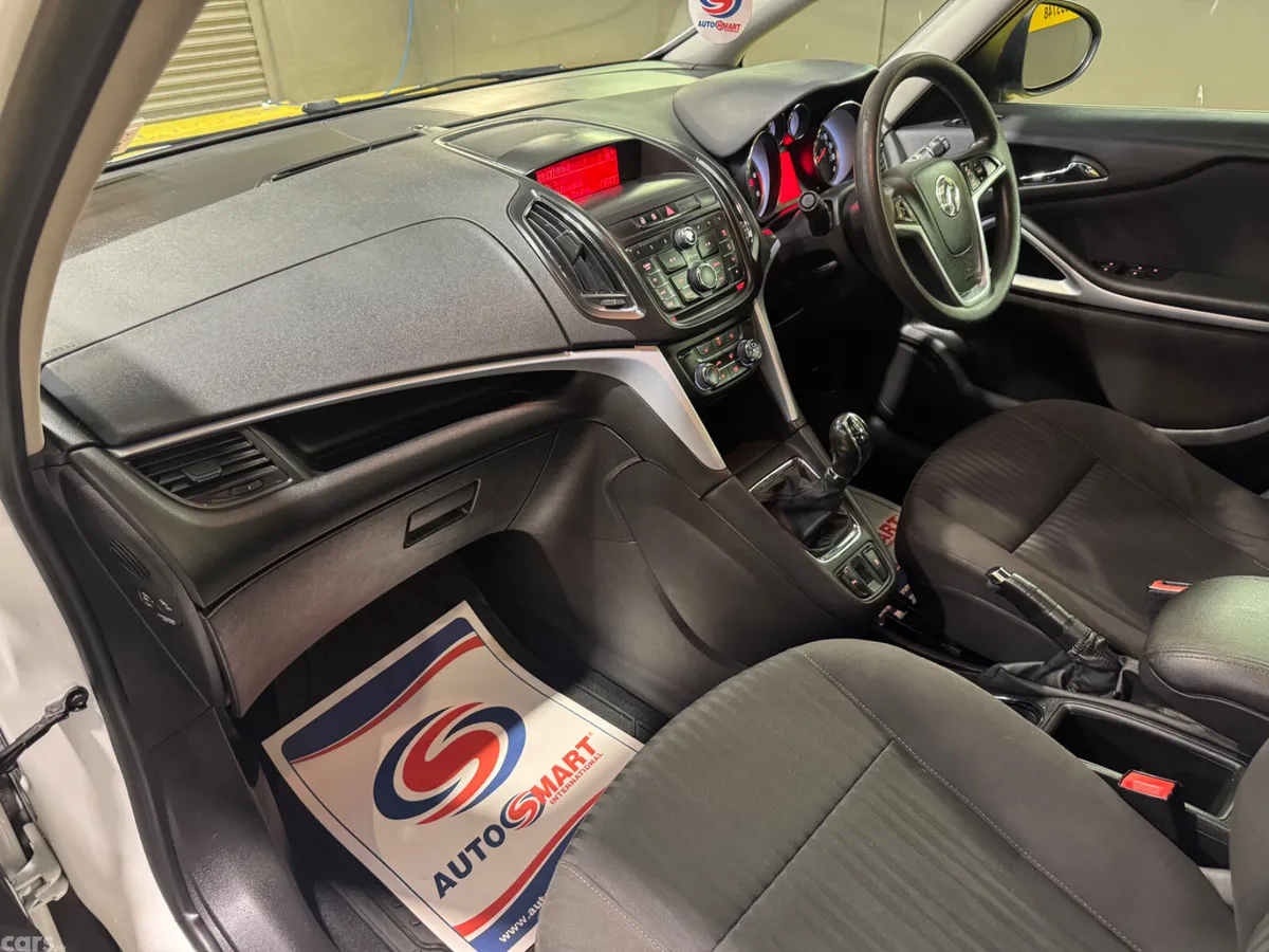 Vauxhall Zafira MPV, Diesel, 2015, White