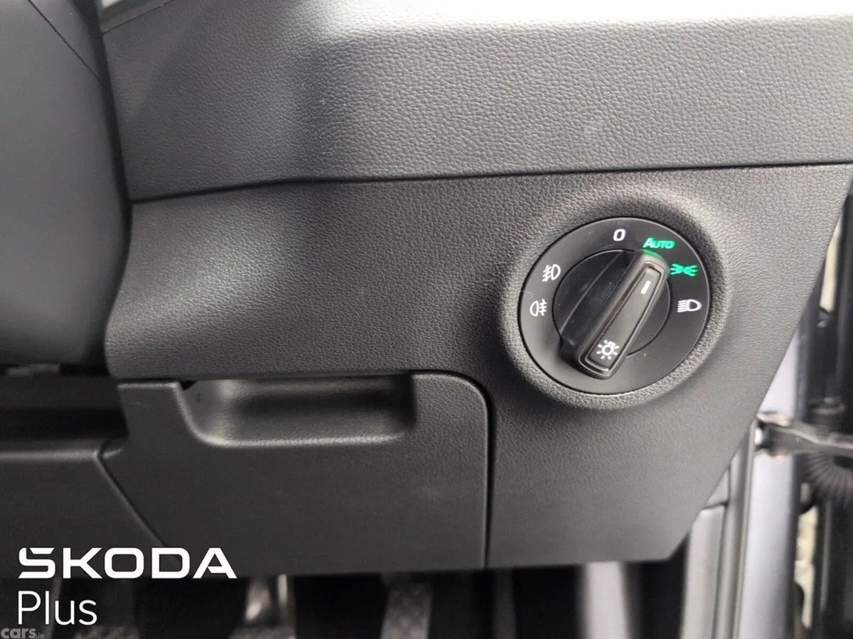 Skoda Karoq SUV, Diesel, 2024, Grey