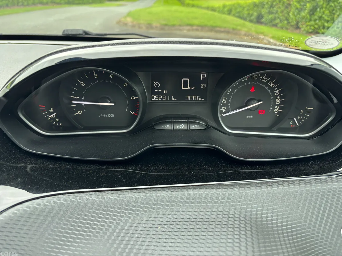 Peugeot 208 Hatchback, Petrol, 2018, Blue