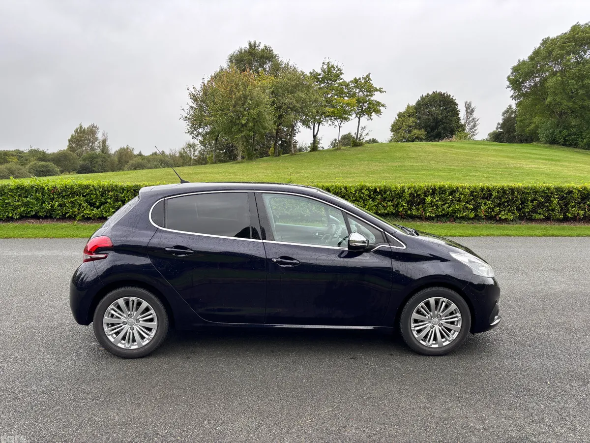 Peugeot 208 Hatchback, Petrol, 2018, Blue