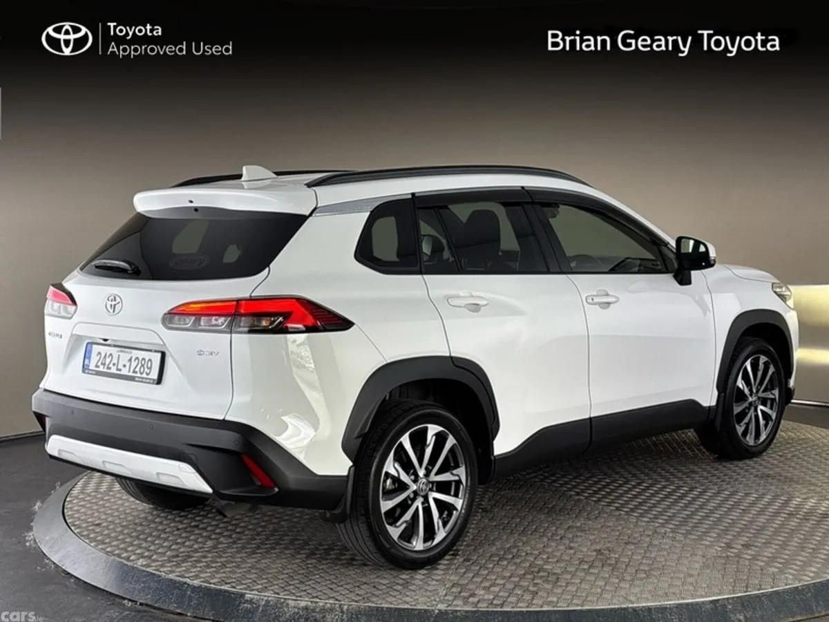 Toyota Corolla Cross Hatchback, Petrol Hybrid, 2024, White