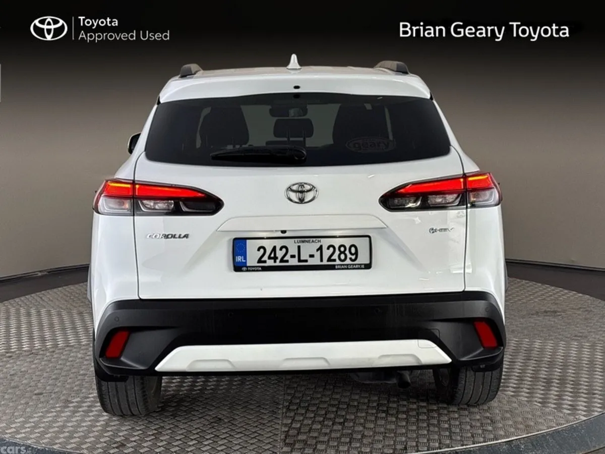 Toyota Corolla Cross Hatchback, Petrol Hybrid, 2024, White