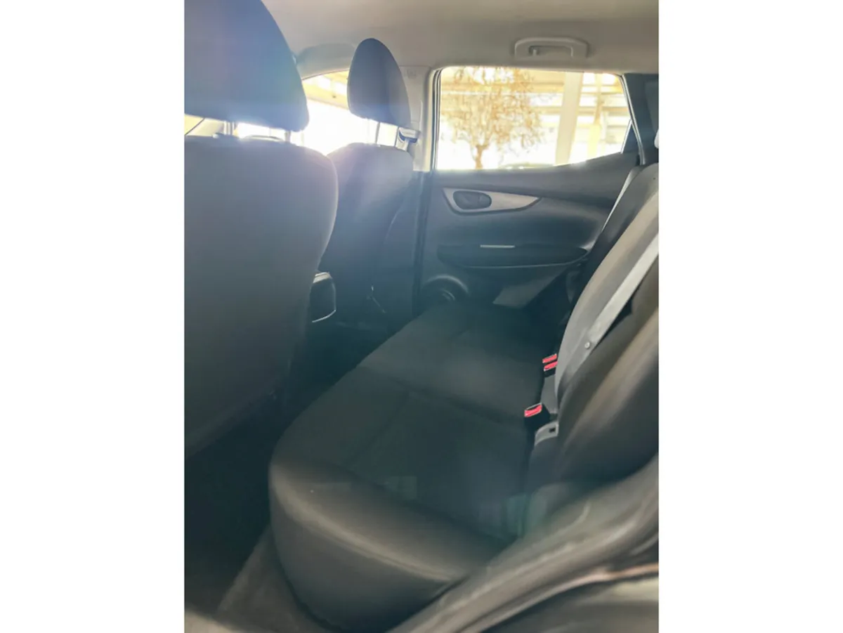 Nissan Qashqai MPV, Petrol, 2017, Black
